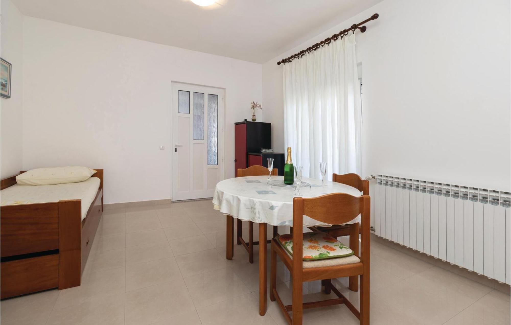 1 Bedroom Stunning Apartment In Задар Экстерьер фото